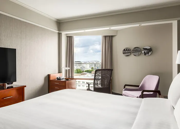 Marriott Rive Gauche & Conference Center 4* Paris