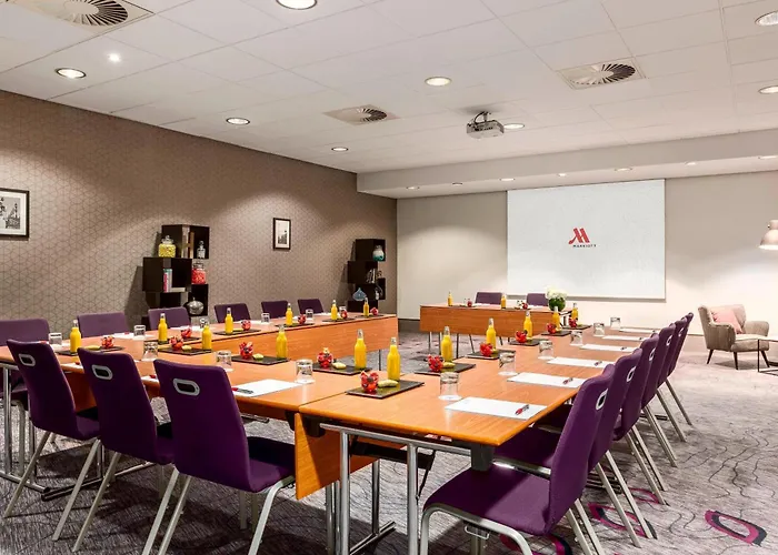 Hotel Marriott Rive Gauche & Conference Center 4*