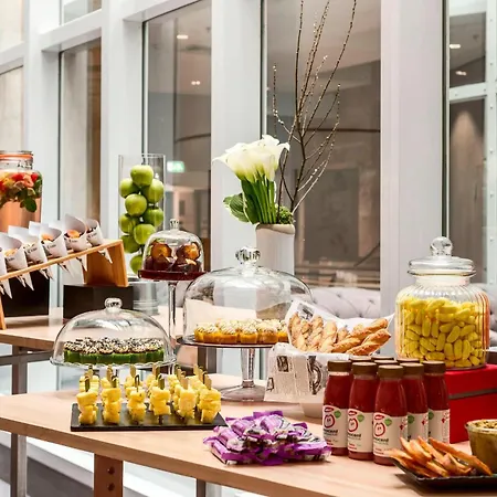 Marriott Rive Gauche & Conference Center Hotel