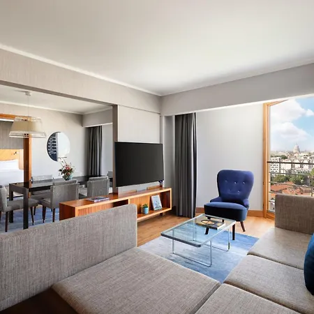 Marriott Rive Gauche & Conference Center Hotel