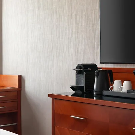Hotel Marriott Rive Gauche & Conference Center 4*