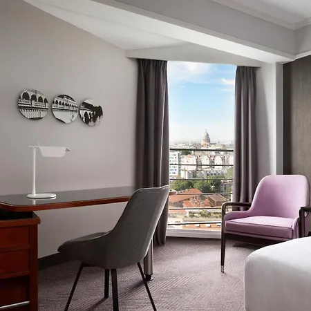 Marriott Rive Gauche & Conference Center 4* Paris