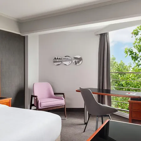 Marriott Rive Gauche & Conference Center Paris