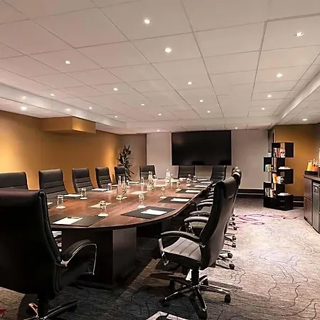 Marriott Rive Gauche & Conference Center Hotel 4*