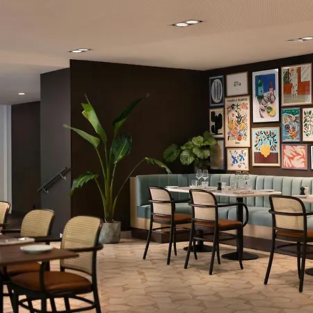 Hotel Marriott Rive Gauche & Conference Center 4*