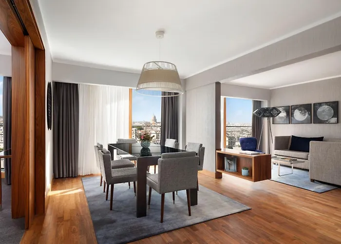 Hotel Marriott Rive Gauche & Conference Center 4*