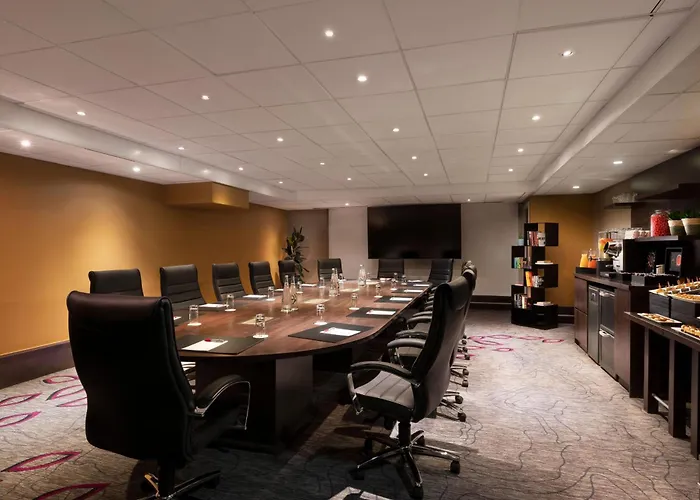 Marriott Rive Gauche & Conference Center Hotel 4*