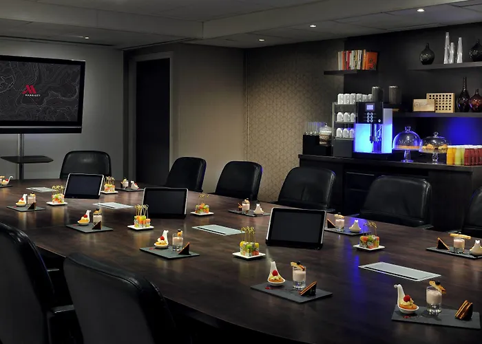 Marriott Rive Gauche & Conference Center 4*