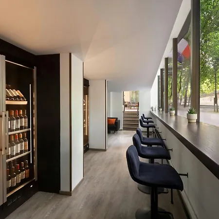 Отель Marriott Rive Gauche & Conference Center Париж